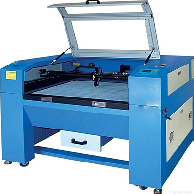 Maquina de grabado y corte